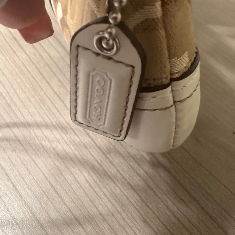 Coach Beige and Cream Signature Wristlet - Picture 6 of 6